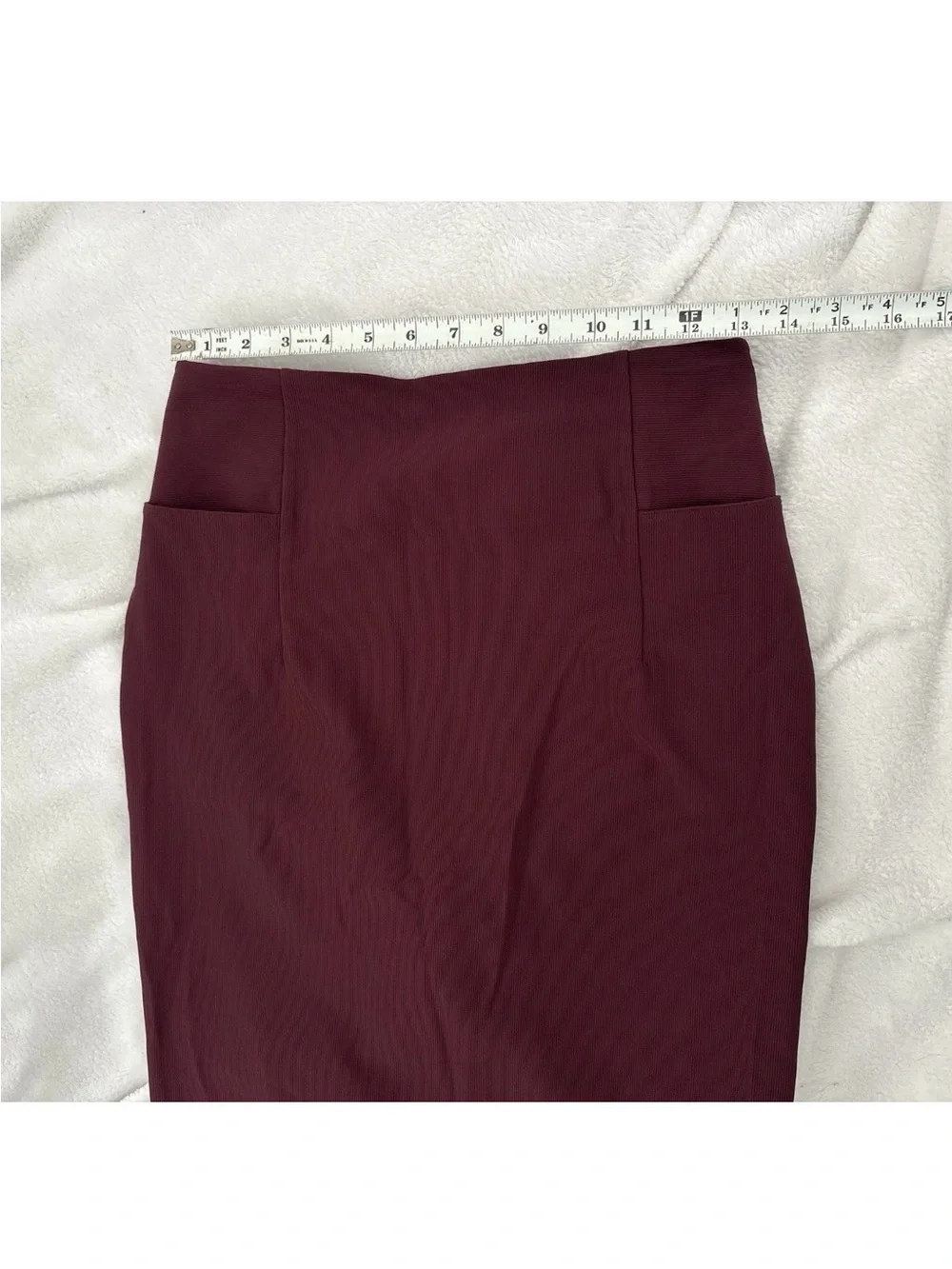LuluLemon Stretchy Size 8 Burgundy A New Route Below The Knee Pencil Skirt